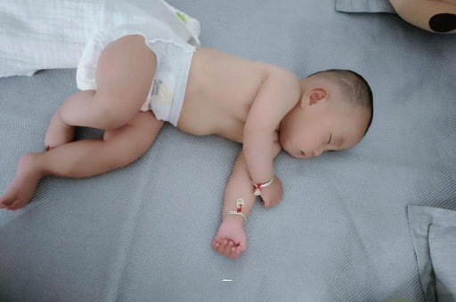 咸阳宝宝总是摇头怎么回事